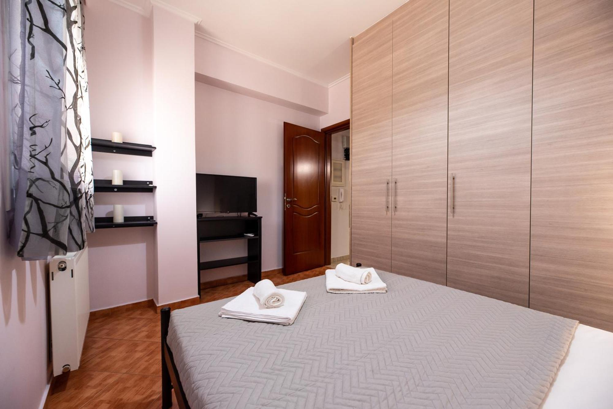 Sea And Airport Apartment Artemida  Exterior foto